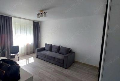 Garsonieră decomandată în Titan