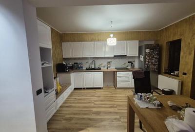 Casă cu 5 camere cu Teren 1120 Mp în Vânători - 2