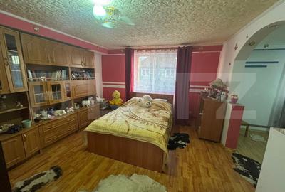 Casa de vanzare, cu 6 camere, 200 mp, zona Hotar - 7