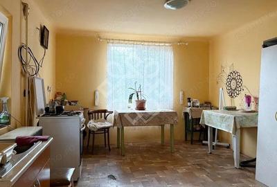 Casă cu Teren 1395 Mp în Central