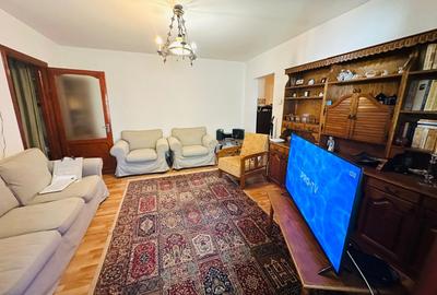 Apartament cu 3 camere semidecomandat în Rovine - 2