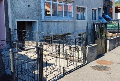 Casă spațioasă cu 9 camere, 800 mp teren – zonă centrală Orșova Casă spațioasă cu 9 camere, 800 mp teren – zonă centrală Orșova - 2