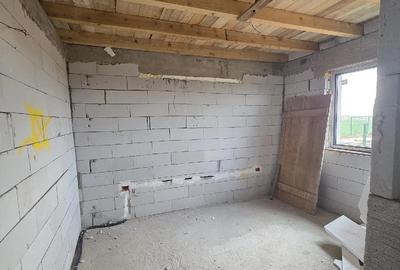 Casă cu Teren 500 Mp în Central - 1