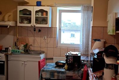 Garsonieră decomandată în Central - 2