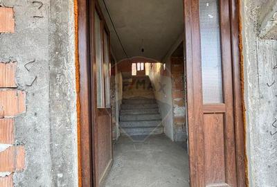 Casa Noua pe 3 niveluri in Media? zona Baznei - prive... Casa Noua pe 3 niveluri in Media? zona Baznei - prive... - 9