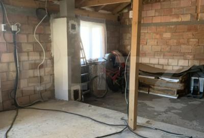 Casă cu 2 camere în Central