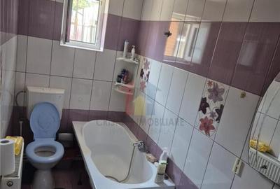 Casa 4 camere din Caramida,zona Centrala, pretabil pentru 2 - 5
