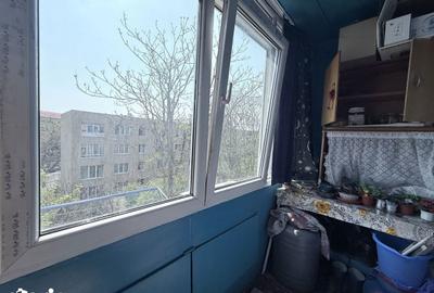 Apartament cu 3 camere decomandat în Berceni - 2