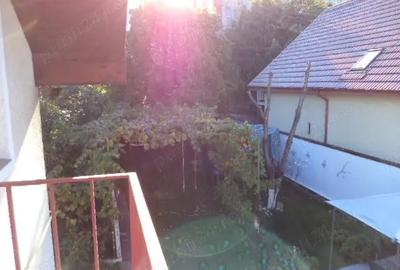 Casă cu 6 camere cu Teren 569 Mp în Aradului