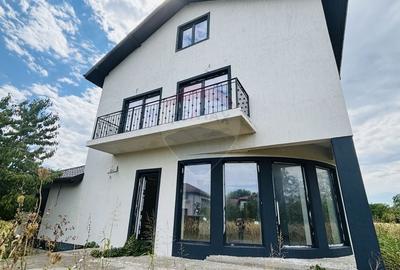 Casă cu 8 camere cu Teren 520 Mp în Săftica - 2