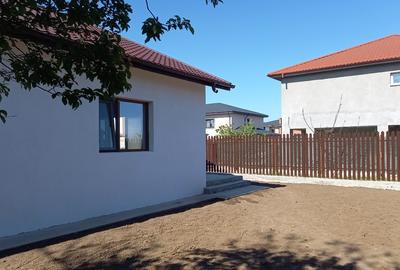 Casa Cumpana 3 camere, intrare dreapta, zona f. buna - 2