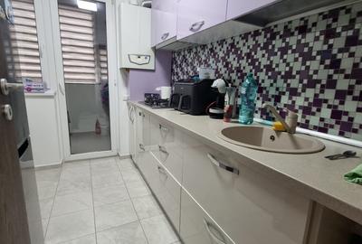 Apartament cu 2 camere decomandat, mobilat în Central