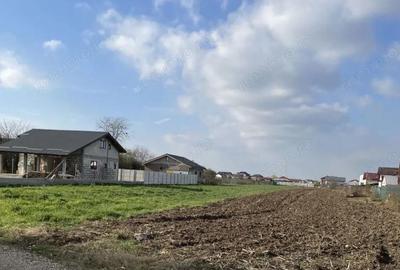 Teren de 1800 mp, în Central - 3