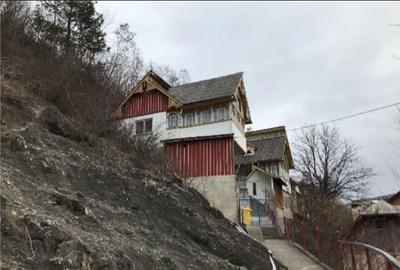 Casă cu 3 camere cu Teren 100 Mp în Câmpeni - 3