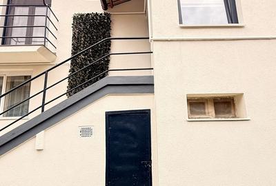 Duplex cu 3 camere cu Canalizare în Central - 1