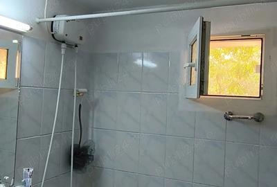 Proprietar vand apartament 3 camere.
