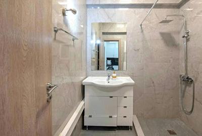 Apartament cu 3 camere decomandat în Florilor - 2