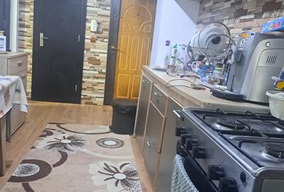 Vand apartament 2camere micro4 - 2