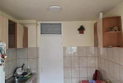 Apartament cu 2 camere decomandat în Tractorul - 3