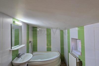 Casă individuală cu 8 camere cu Canalizare în P-ța Unirii - 14