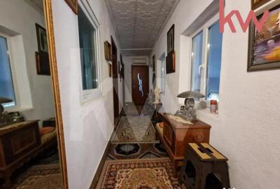 Casă cu 5 camere cu Canalizare în Central - 3