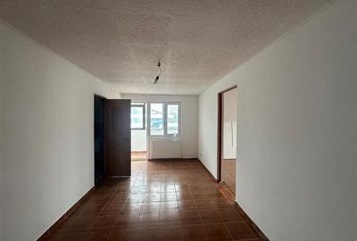 Apartament cu 5 camere decomandat în Gară
