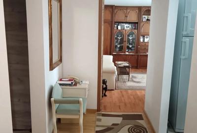 Apartament cu 3 camere decomandat în Odobescu