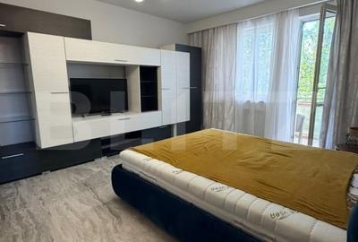 Apartament cu 2 camere decomandat, mobilat în Central