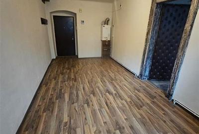 Apartament cu 2 camere nedecomandat în 15 Noiembrie - 4