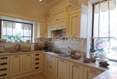 Vila reprezentativa cu finisaje premium | piscina | 1350mp - 8