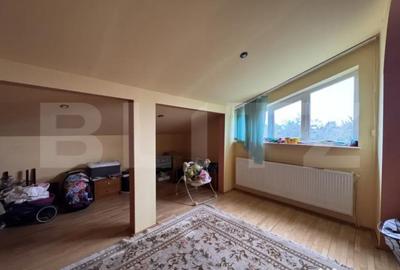 Casă cu 7 camere cu Teren 230 Mp în Central