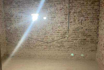 Apartament cu 3 camere semidecomandat în Central - 5