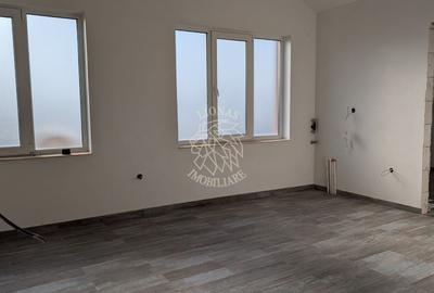 Apartament cu 5 camere semidecomandat în Decebal
