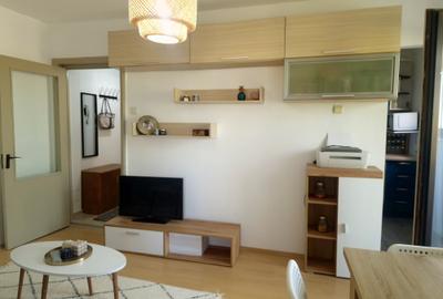 Apartament cu 2 camere nedecomandat, mobilat în Circumvalațiunii - 10