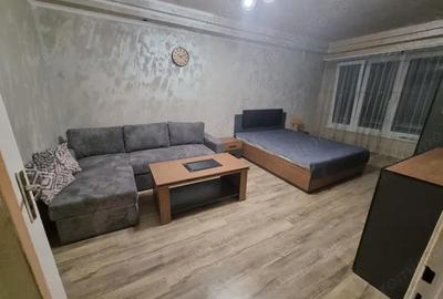 Garsonieră decomandată în Andronache
