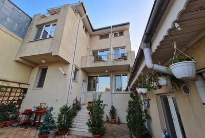 Casă cu 6 camere în Apărătorii Patriei - 3