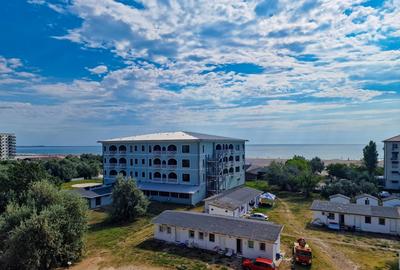 Ap de 4 cam de vanzare, Statiunea Mamaia, vedere la mare si lac, 150m de plaja. - 2
