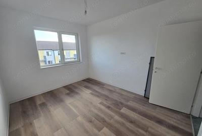 Apartament cu 3 camere decomandat în Giroc - 1
