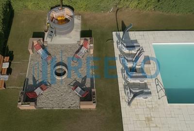 Proprietate Premium cu Două Case și Piscină în Hemeiuș - 4
