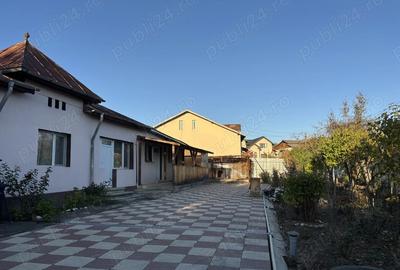 Casă cu 4 camere cu Teren 940 Mp în Răzvad - 1