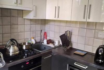 Apartament cu 2 camere semidecomandat în Girocului
