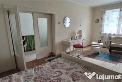 Casă cu 6 camere cu Teren 265 Mp în Central - 4