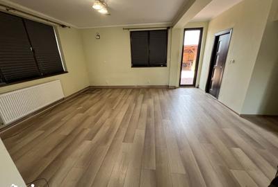Casă cu 4 camere decomandat cu Garaj în Terezian - 9