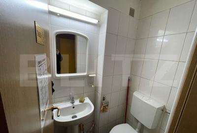 Spatiu comercial cu 3 incaperi, 73 mp, zona Cetate,perfect p - 2