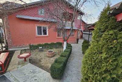 Casă cu 4 camere decomandat în Strejnicu - 6