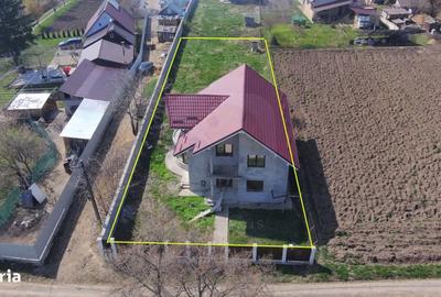 Casă cu 4 camere în Gura Văii - 1