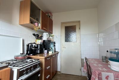 Apartament cu 4 camere decomandat, mobilat în Circumvalațiunii - 9