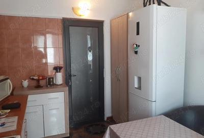 Vanzare Apartament cu 2 cam, cf.1 decomandat etajul 3, mobilat si utilat complet, in Zona Plantelor - 18