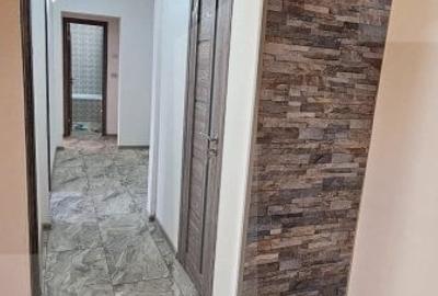Apartament de vanzare, cu 3 camere, 73 mp, renovat complet, zona centrala - 2