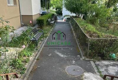 Apartament 3 camere - Zona Petrisor - 1